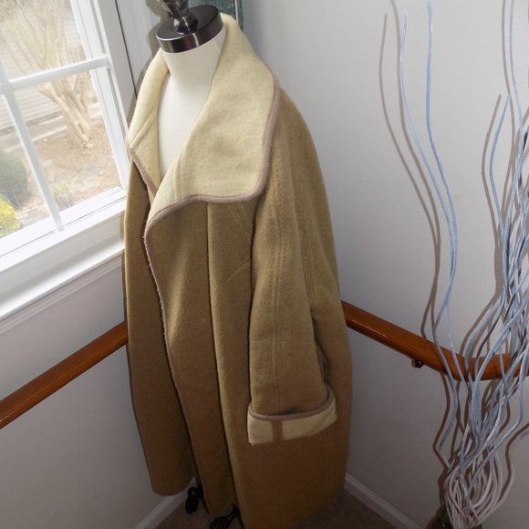 Vintage Beige and Cream Swing Coat Women's Plus Size 1X-XXL - Picture 2 of 8
